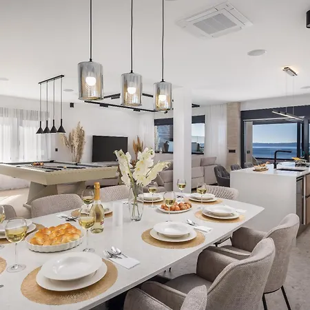 Lavida Penthouse, With Jacuzzi And Sauna * Rtina