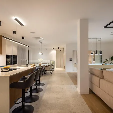 Appartement Lavida Penthouse, With Jacuzzi And Sauna Rtina
